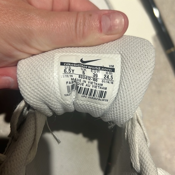 White Airmax 90 Women’s - Picture 6 of 6